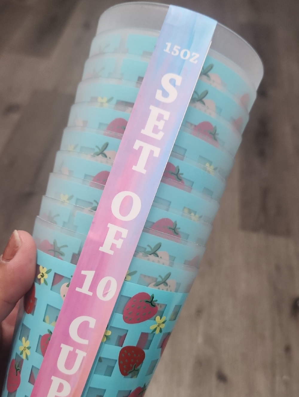 Strawberry Print Plastic Cups (10) - Picture 2 of 4